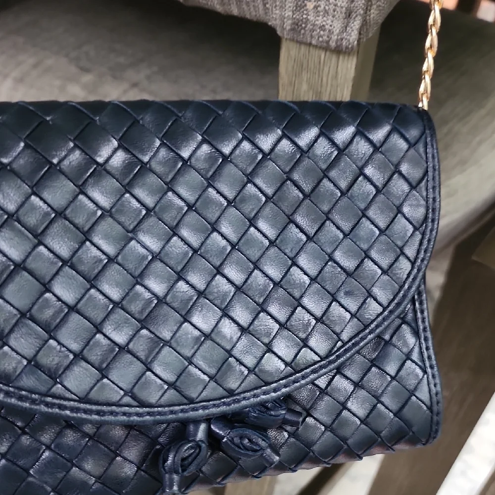Bottega Veneta Intrecciato Navy Blue Woven Leather Clutch - Picture 14 of 16